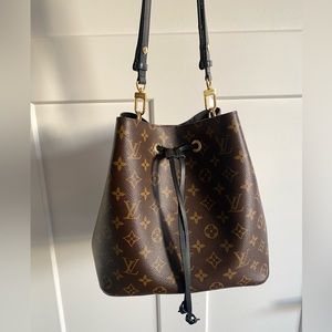 Louis Vuitton NEONOE MM bag